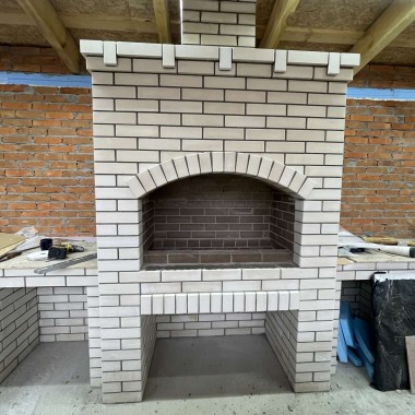 Цегла гладка (біла) та вогнетривка ША-5а