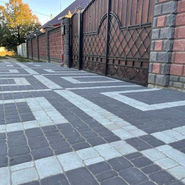 Старе Місто (чорний, білий)