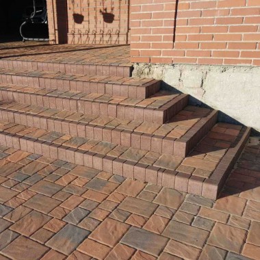 Поребрик фігурний квадрат коричневий