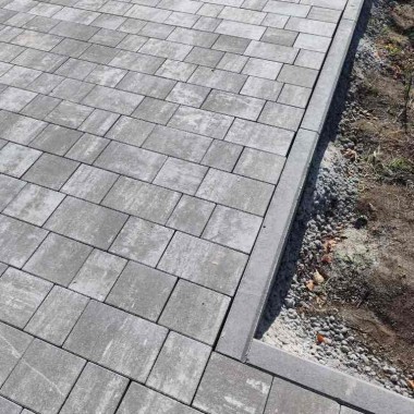 Бордюр тротуарний 1м